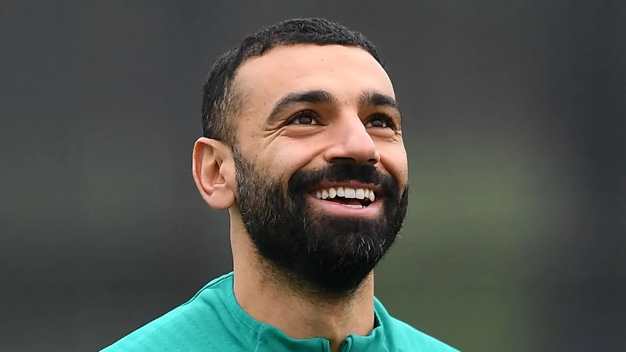 صلاح يحدد مصير نجم ليفربول في ظل علاقة عكسية بينهما داخل الملعب